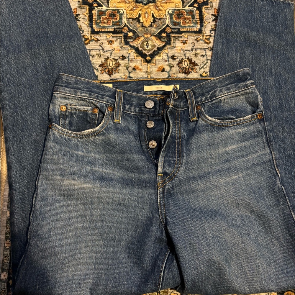 Levi's Women's wedgie dark wash Jeans